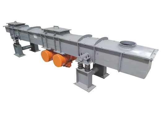 Vibratorconveyor voor langeafstandsvoeringen van het type "trough" voor het vervoeren van hoogtemperatuurovens met hoge titaniumschlaag