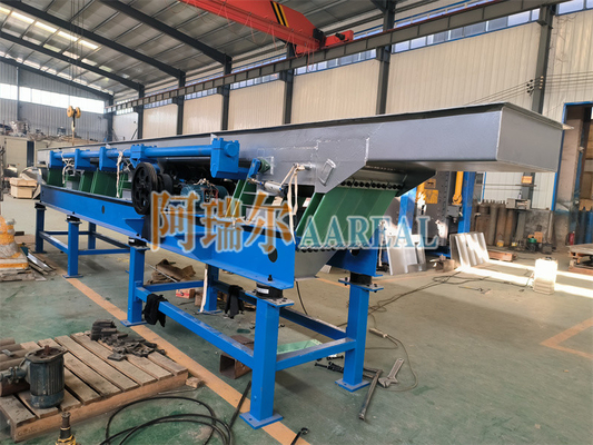 Langeafstand 600mm breedte roestvrij staal 304 blad voorjaar excentrische gebalanceerde trillende vervoerder voor 25 ton per uur zout transport