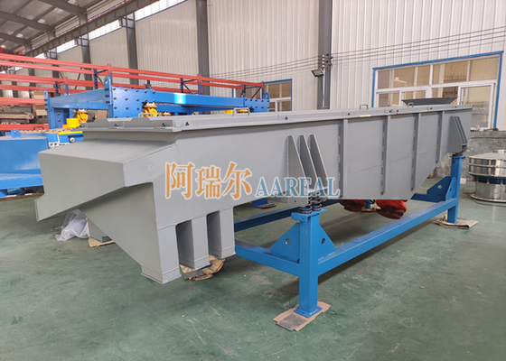 1000*3000mm Carbon Steel Multi Decks Lineair Vibrating Screen Voor Calciumcarbonaat